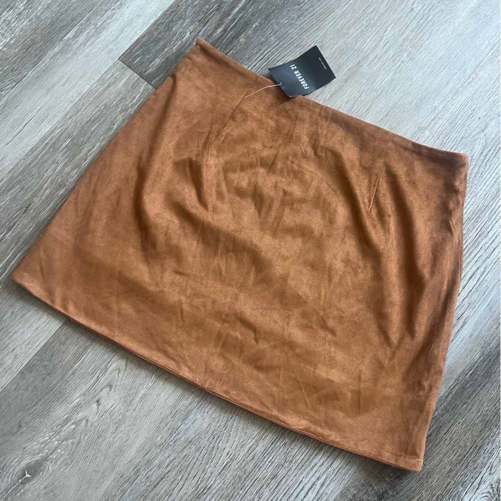 NWT Forever 21 studded suede miniskirt - Picture 2 of 7